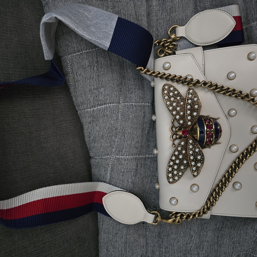 Gucci White Crossbody Bag with Gold Chain and Heart Embellishment